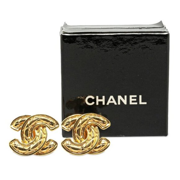 CHANEL CC Logos Quilted Vintage Clip-On Earrings Gold Tone Auth - Picture 1 of 6